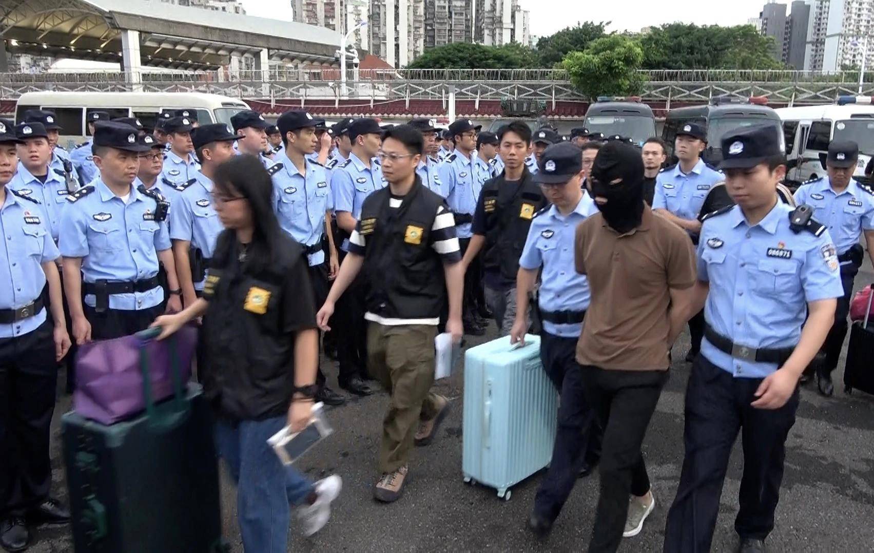 36人在澳门非法兑换货币被抓获，已移交内地警方！现场曝光