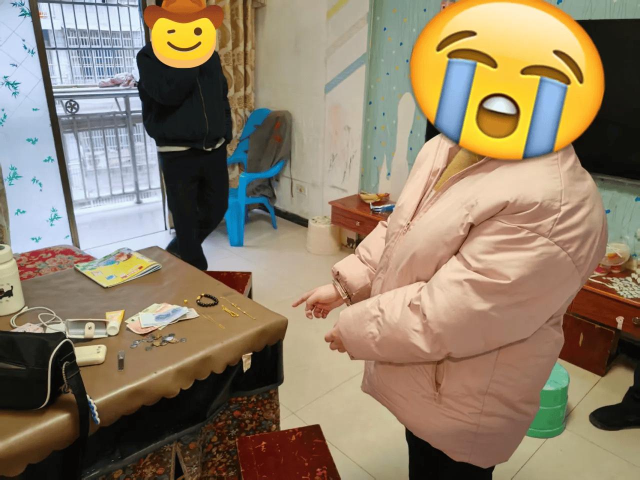 女子“扫楼”发现有人将钥匙藏于家门口地垫下，进屋盗走价值4万元金银首饰被抓